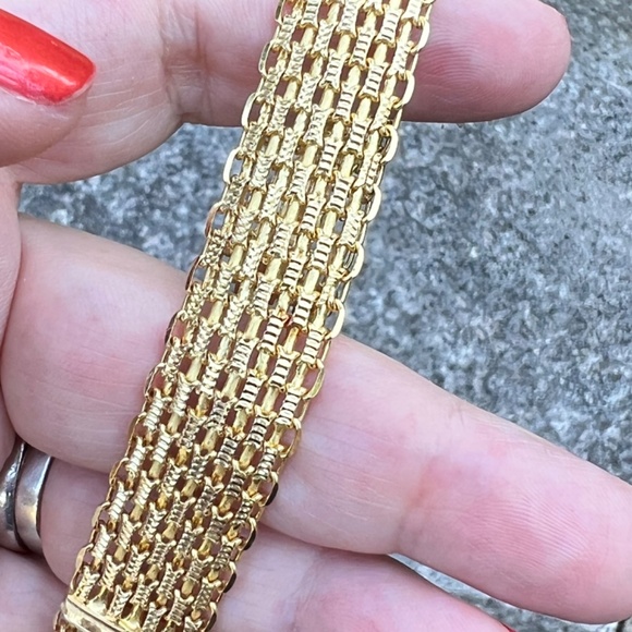 14K YELLOW GOLD WIDE FLEXIBLE BRACELET INTRICATE DESIGN STATEMENT GORGEOUS - Picture 2 of 16